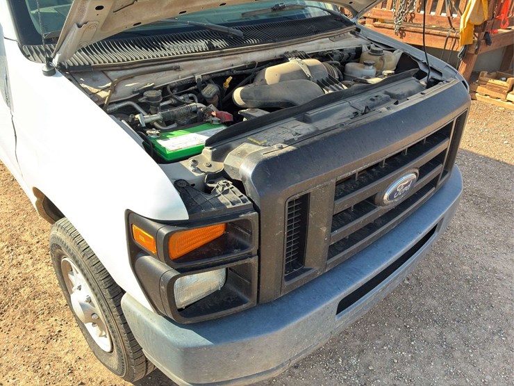 2012-ford-e350-image-13