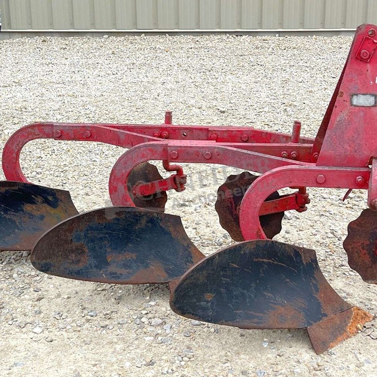Dearborn 3-12" 3-point plow w/ coulters