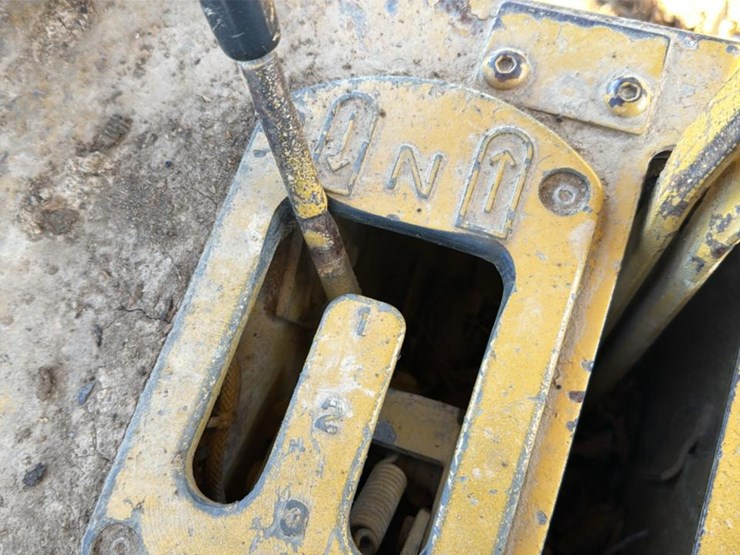 1989-caterpillar-d4h-image-30