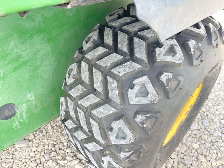 john-deere-gator-image-19