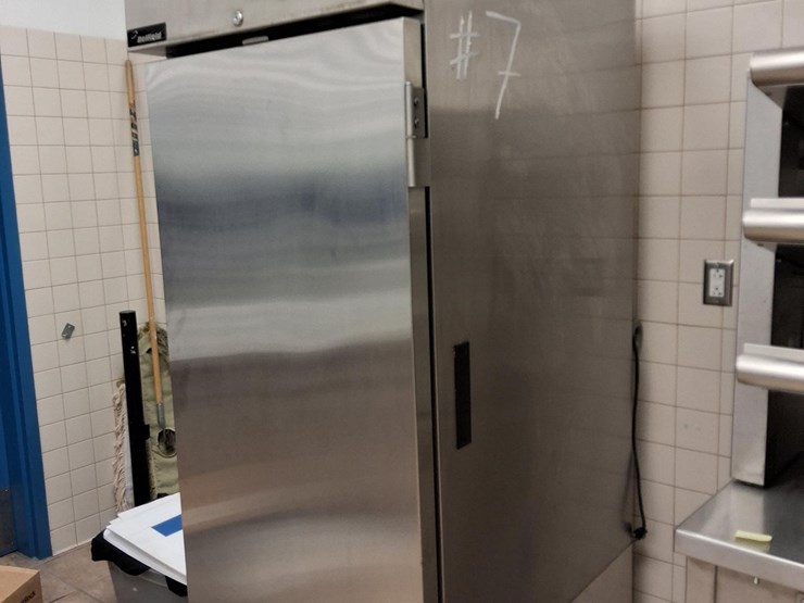 2004-delfield-refrigerator-commercial-image-1