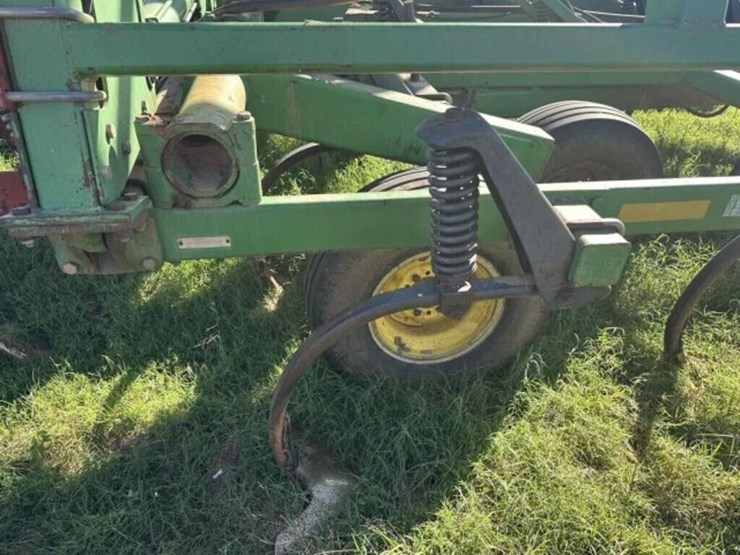 john-deere-680-image-13