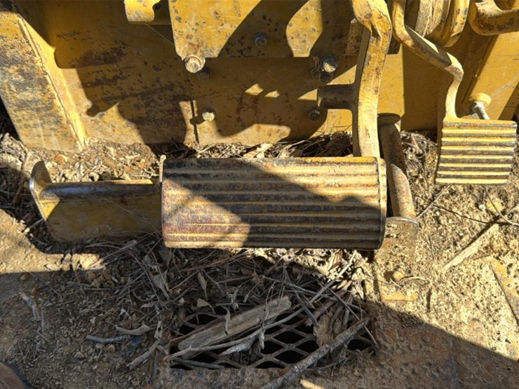 1989-caterpillar-d4h-image-31