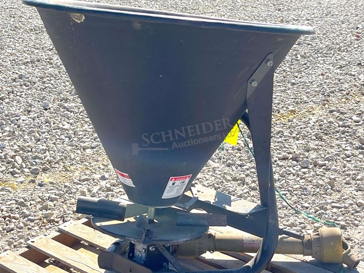 3-pt.-pto-drive-seed-spreader,-from-the-estate-of-dr.-ken-buchmann-image-3