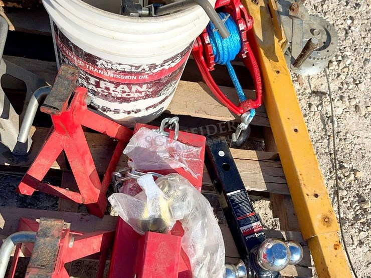 group-of-jack-stands,-lifting-equipment-&-misc.-image-6