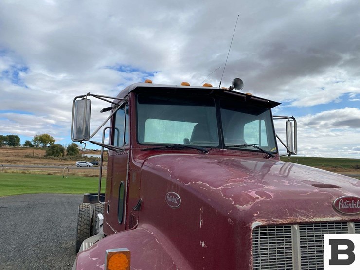 2003-peterbilt-330-image-7