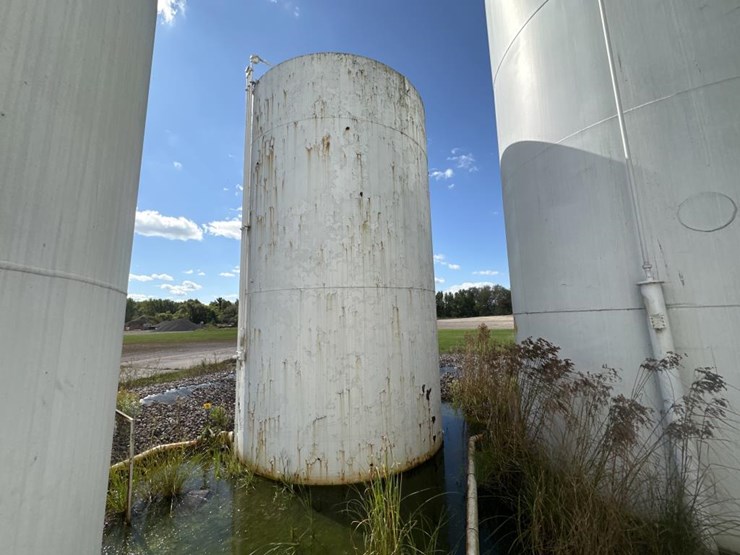 #3121-•-approx-16'x11'-fuel-tank-image-3