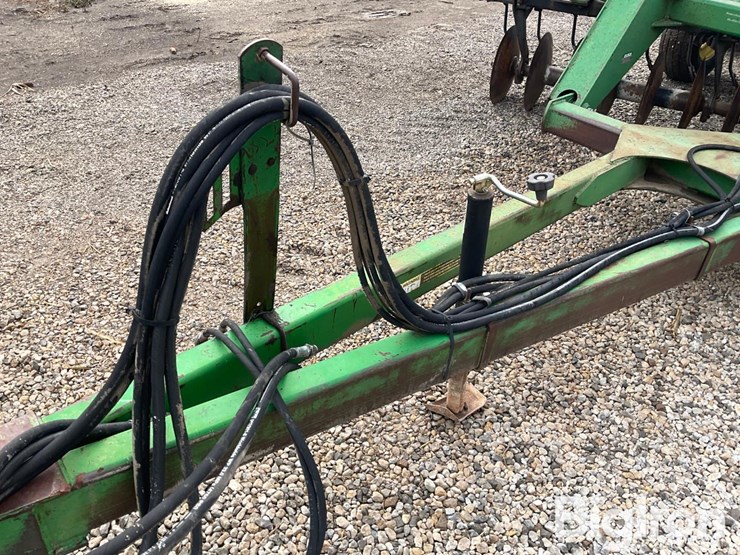 john-deere-630-image-10