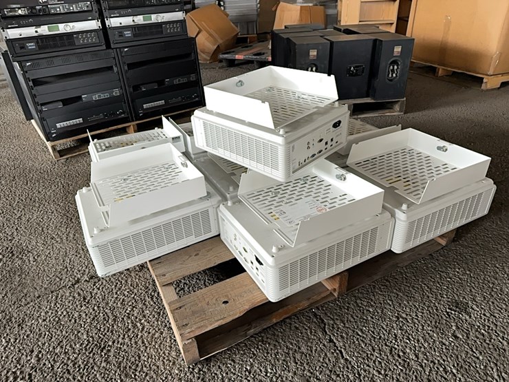 lot#--pallet-of-projectors-image-1