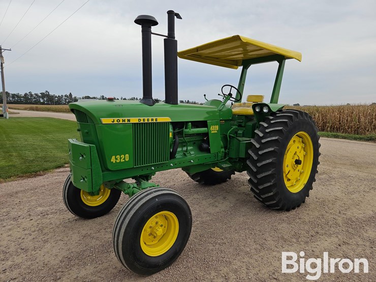 1972-john-deere-4320-image-1