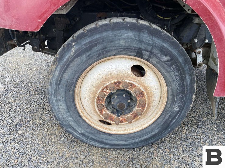 2003-peterbilt-330-image-8