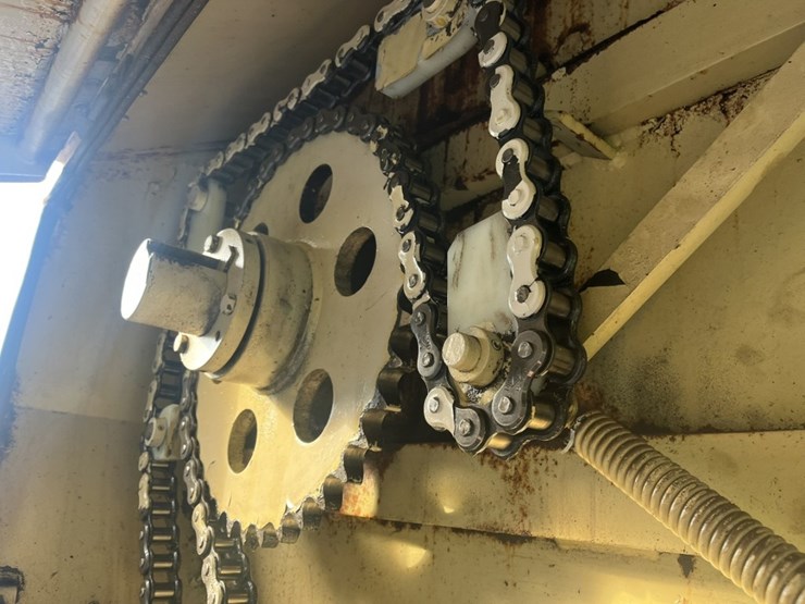 2011-international-7600-image-83