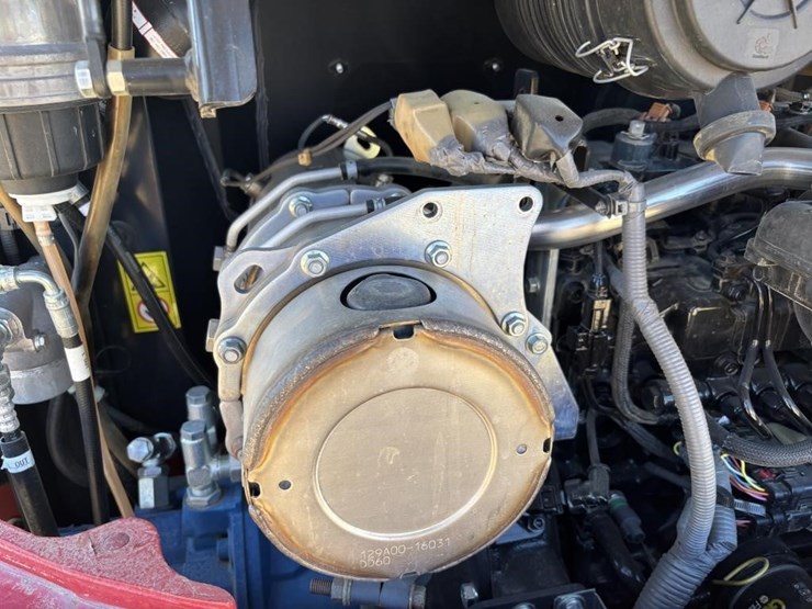 2022-takeuchi-tb240-image-54