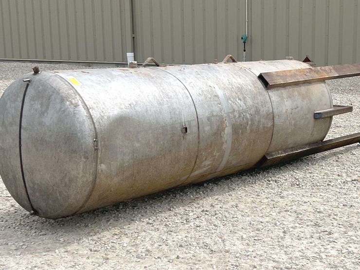 500-gallon-stainless-steel-upright-tank-w/-legs-image-2