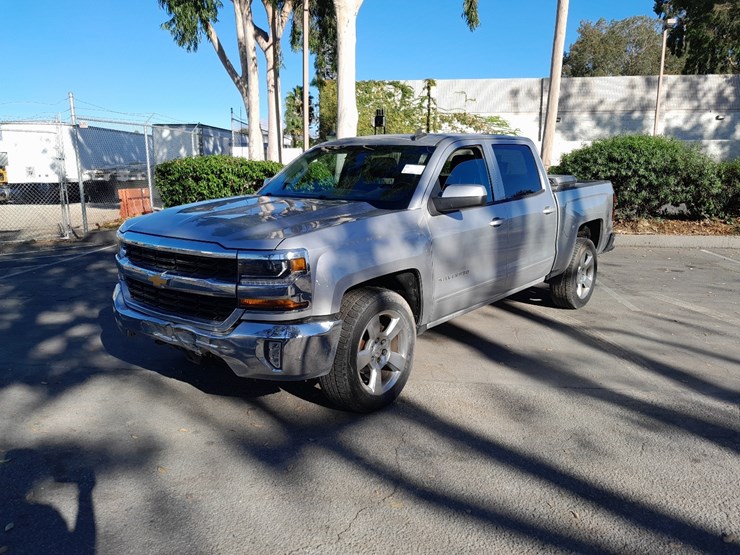 2018-chevrolet-silverado-image-3