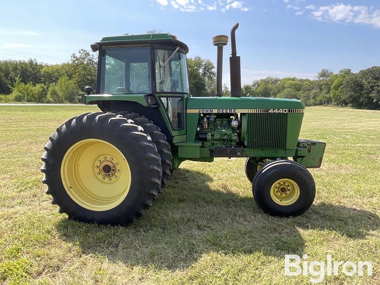 1981-john-deere-4440-image-4