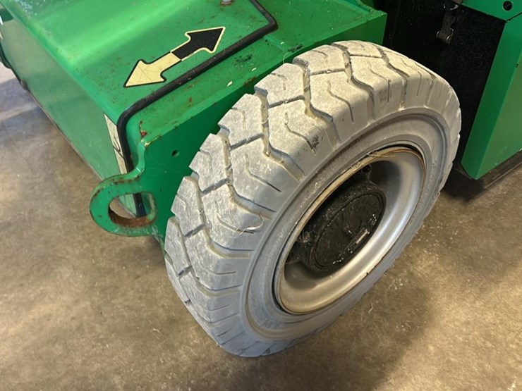 2017-jlg-e400a-image-34