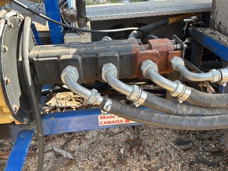 2016-caterpillar-c2.2-image-34