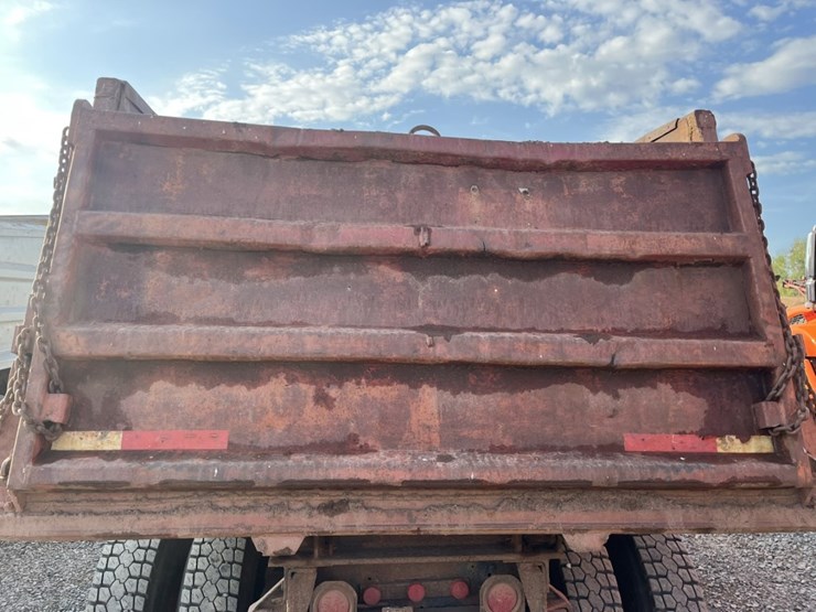 #5001-•-1988-freightliner-mb80-tandem-axle-dump-truck-image-19