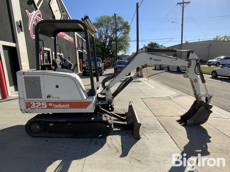 2000-bobcat-325-image-4