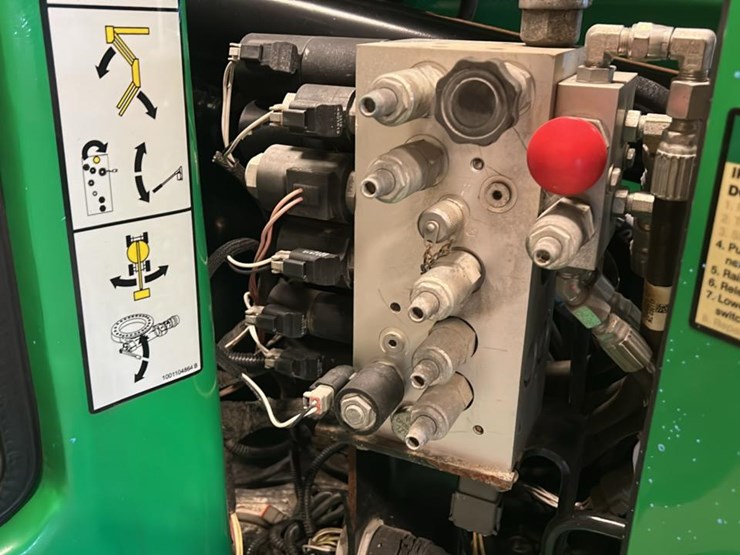 2017-jlg-e400a-image-28