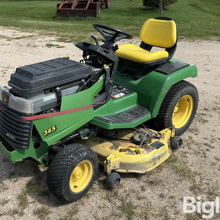 JOHN DEERE 345