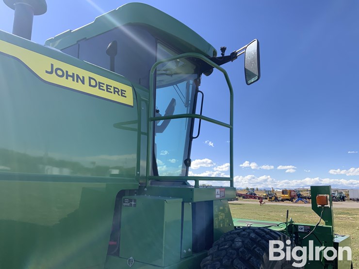 2022-john-deere-w200m-image-11