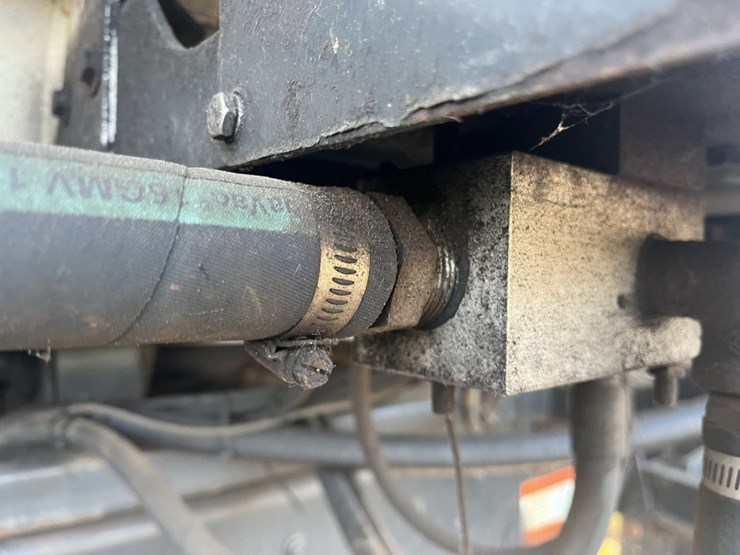 2011-international-7600-image-72