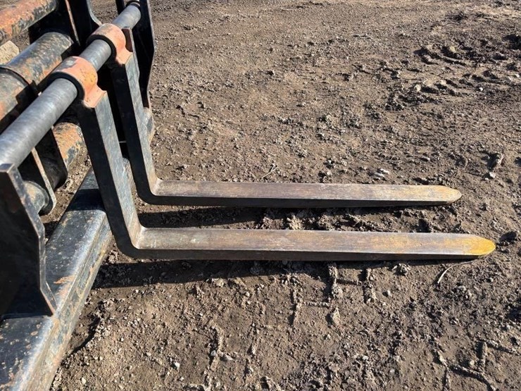 2017-jlg-g5-18a-image-10