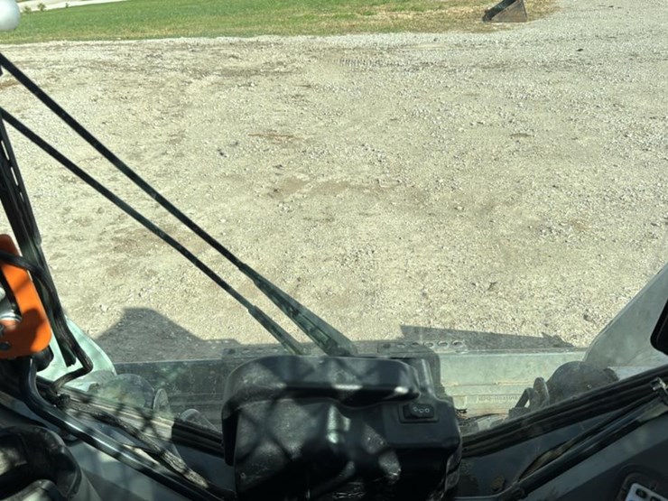 2020-bobcat-t870-image-43