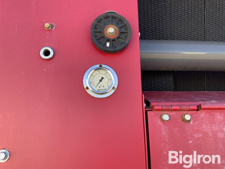 2014-massey-ferguson-2956a-image-14