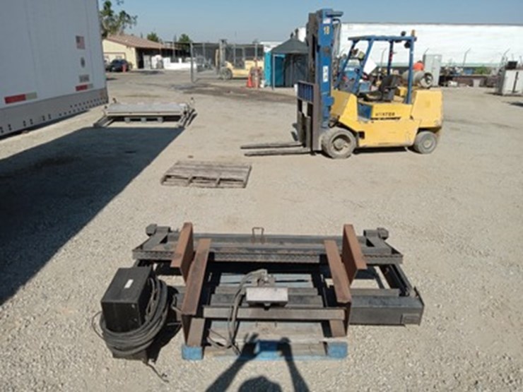 lot#--maxon-liftgate-image-1