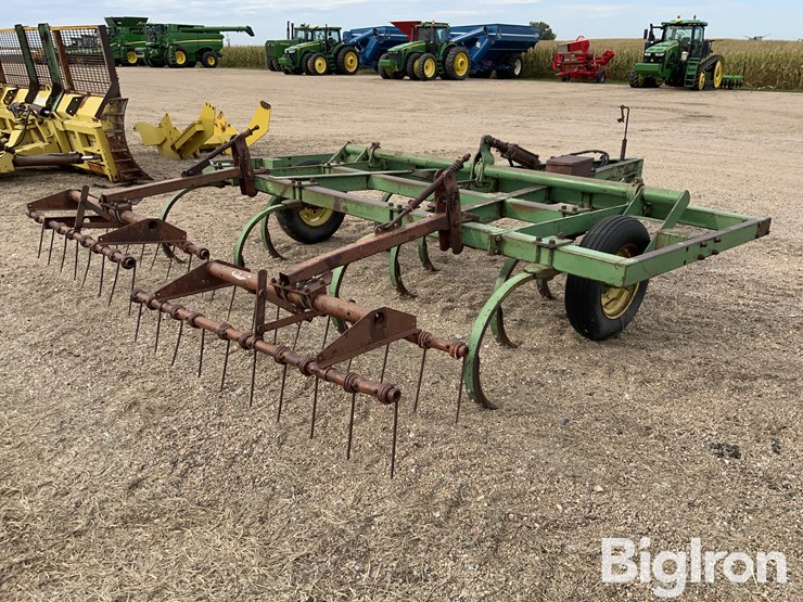 john-deere-100-image-5