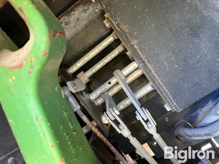 1984-john-deere-2950-image-16