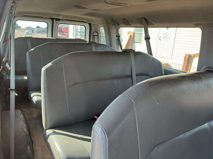 2012-ford-e350-image-5