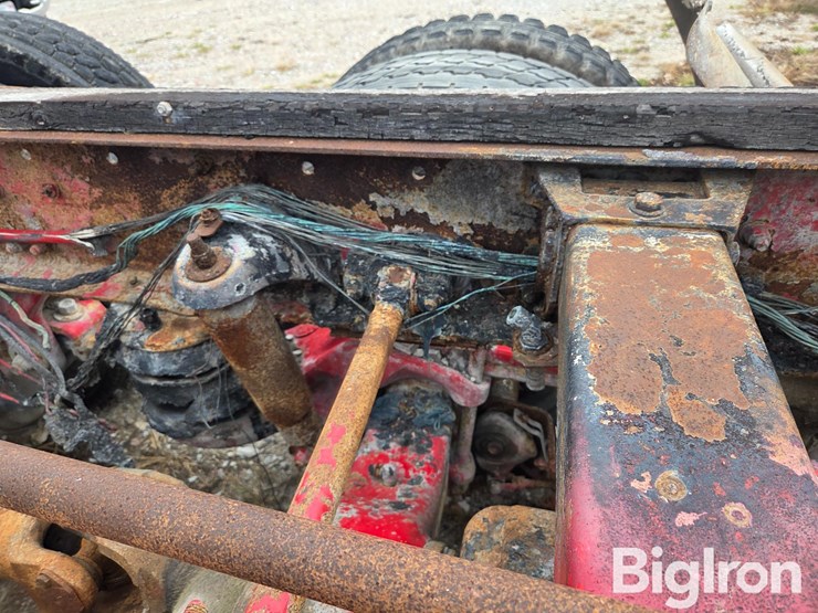 2001-peterbilt-379-image-16