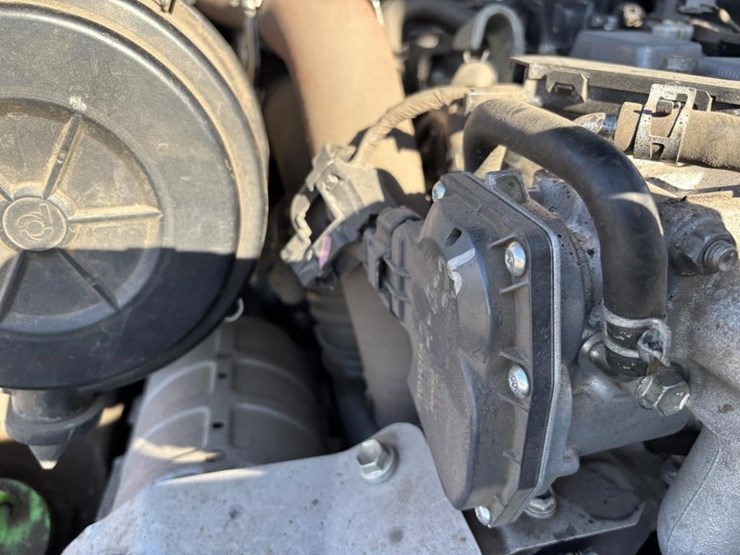 2015-toyota-8fdu30-image-30