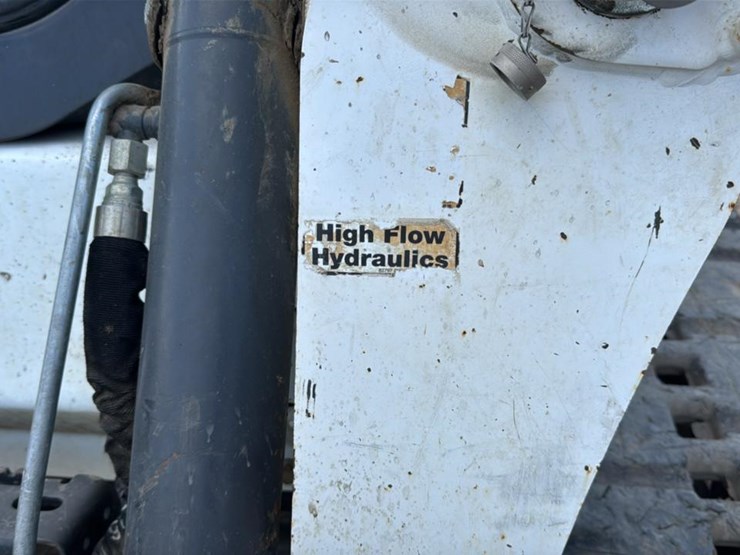 2020-bobcat-t870-image-21