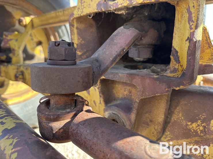 caterpillar-12-image-16