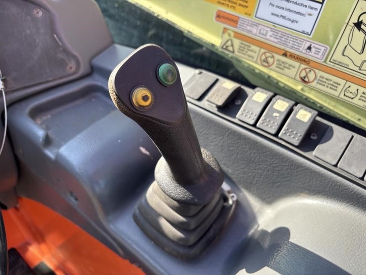 2017-jlg-g5-18a-image-29