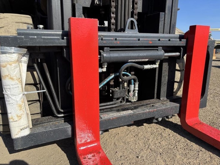 2015-toyota-8fdu30-image-11