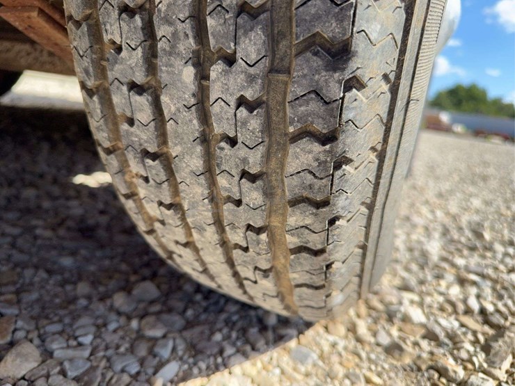 1976-snct-16'-stock-trailer-image-31