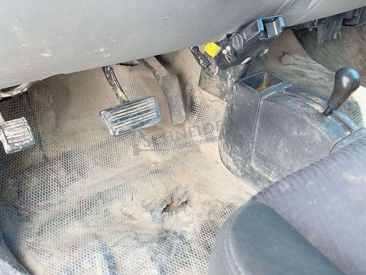 2012-chevrolet-3500-image-45