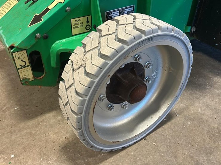 2017-jlg-e400a-image-11