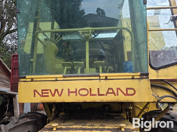 1977-new-holland-tr70-image-10