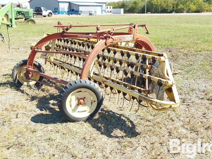 new-holland-258-image-5