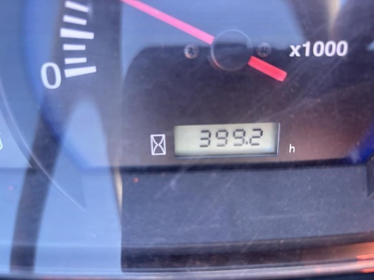 2021-kubota-l4701d-image-46