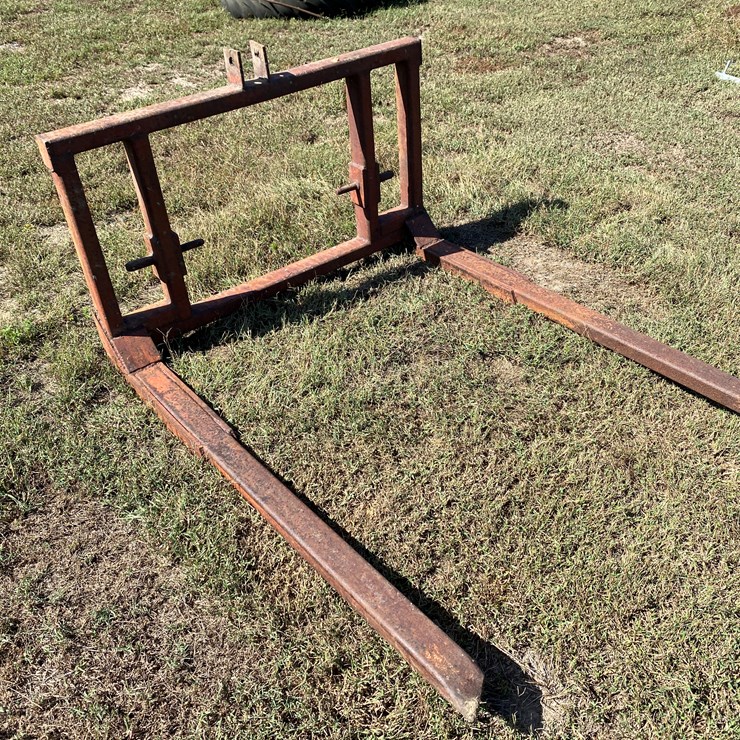 #43 • #129 • 3 Point Hay Fork