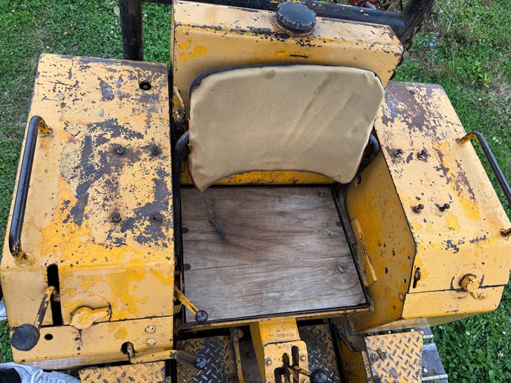 john-deere-350-image-6