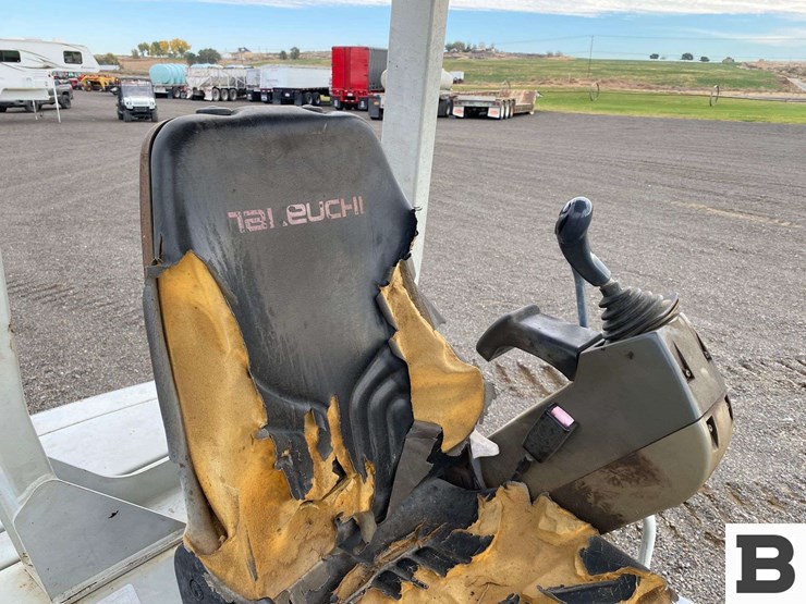 takeuchi-tb135-image-46